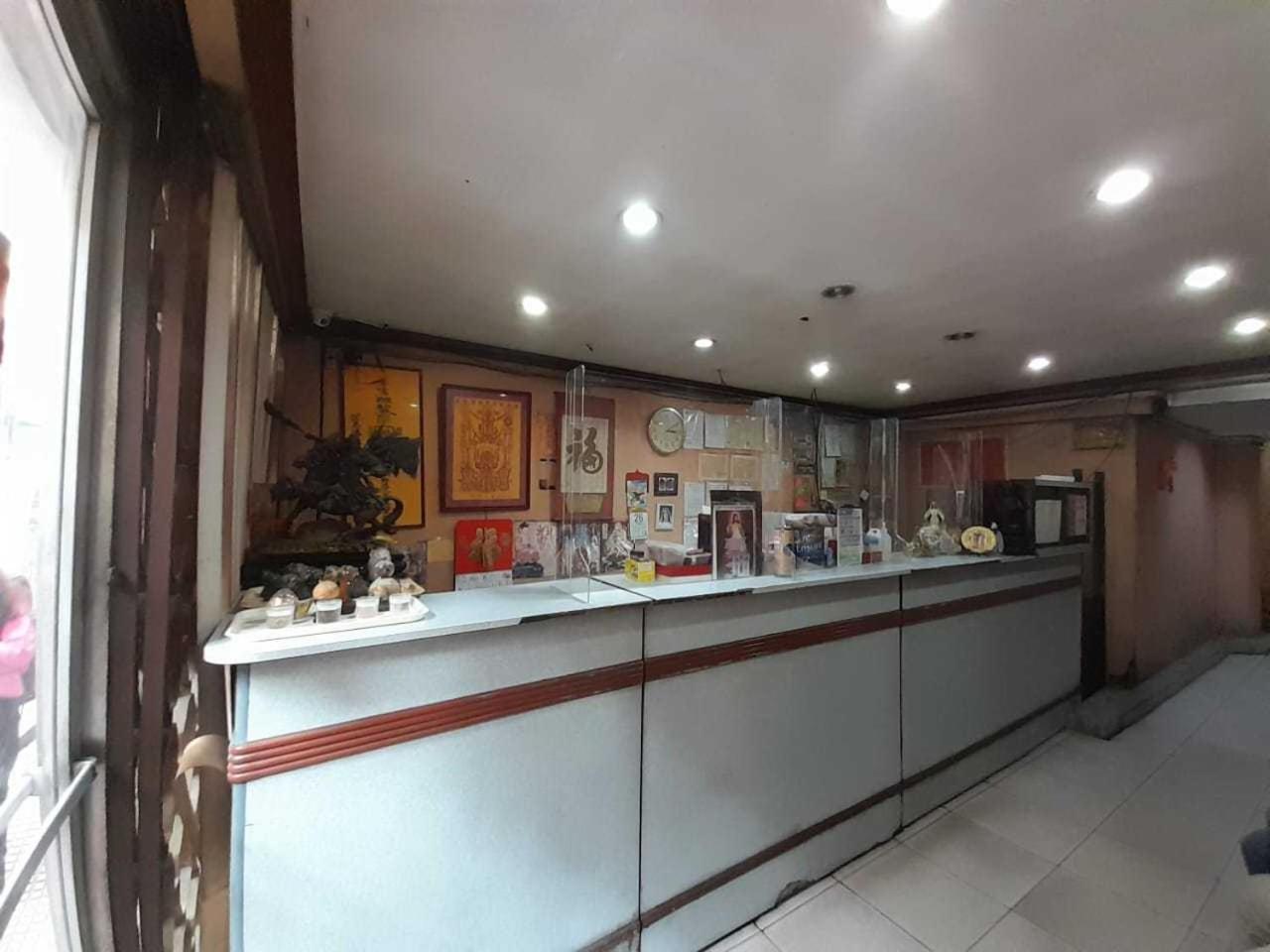 Oyo 1011 First Hotel Manila Zewnętrze zdjęcie