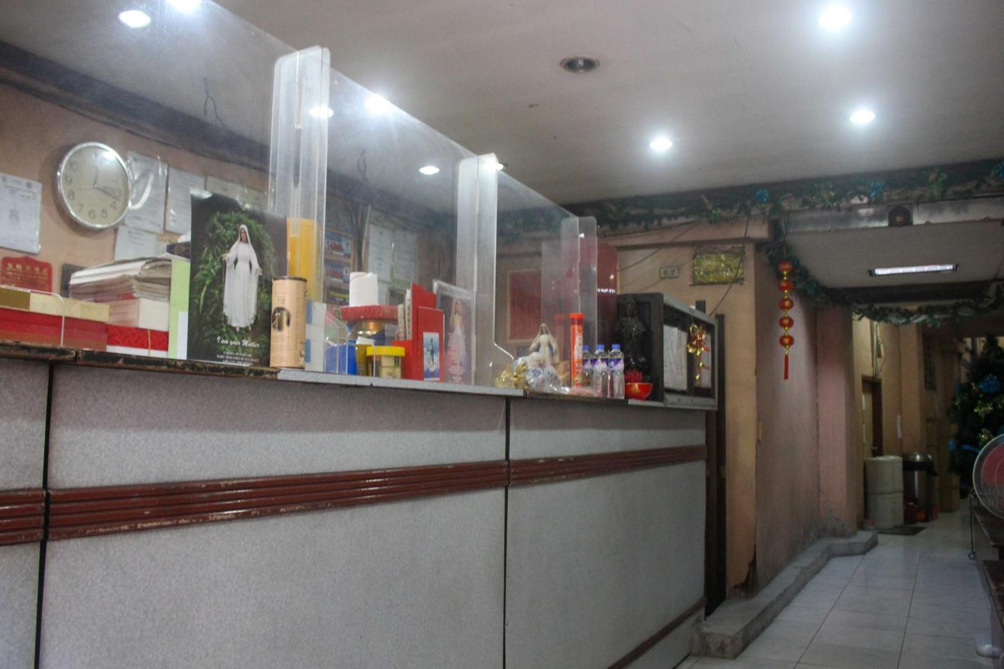 Oyo 1011 First Hotel Manila Zewnętrze zdjęcie